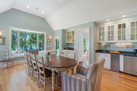 385 Barnes Road Oak Bluffs MA 02557