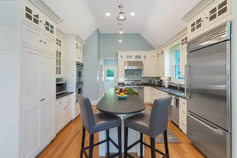 385 Barnes Road Oak Bluffs MA 02557