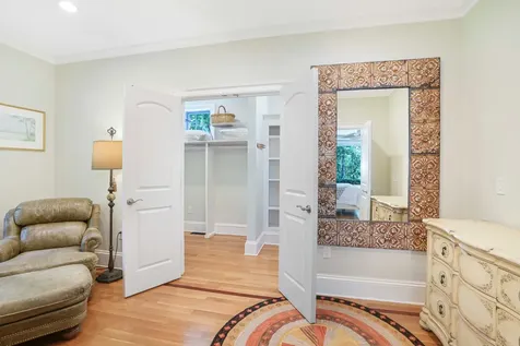 385 Barnes Road Oak Bluffs MA 02557