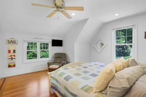 385 Barnes Road Oak Bluffs MA 02557