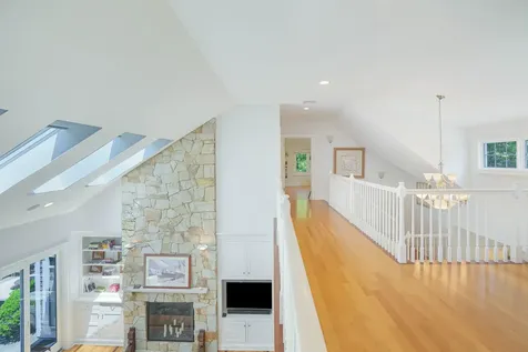 385 Barnes Road Oak Bluffs MA 02557