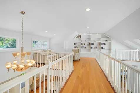 385 Barnes Road Oak Bluffs MA 02557