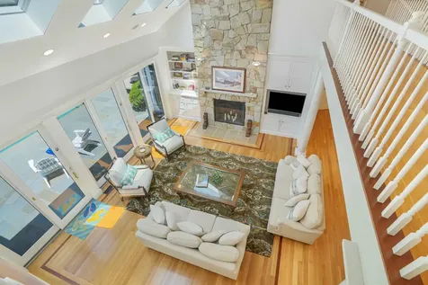 385 Barnes Road Oak Bluffs MA 02557