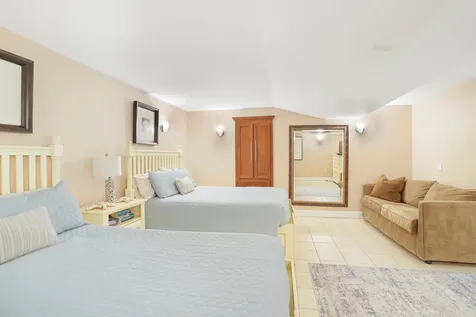 385 Barnes Road Oak Bluffs MA 02557