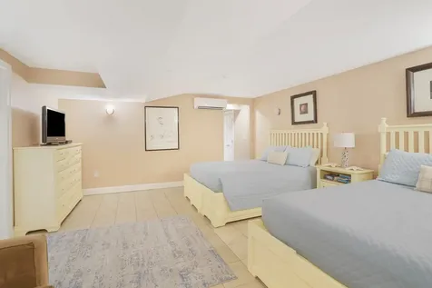 385 Barnes Road Oak Bluffs MA 02557