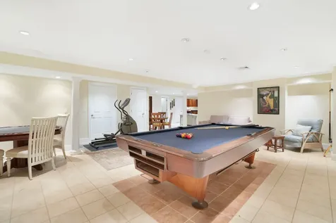 385 Barnes Road Oak Bluffs MA 02557