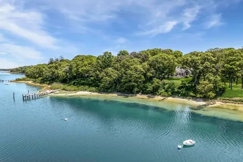 385 Barnes Road Oak Bluffs MA 02557