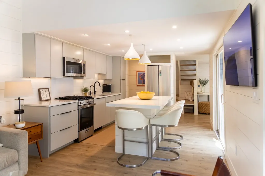 4 Quail Run Oak Bluffs MA 02557