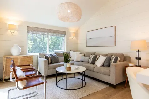 4 Quail Run Oak Bluffs MA 02557