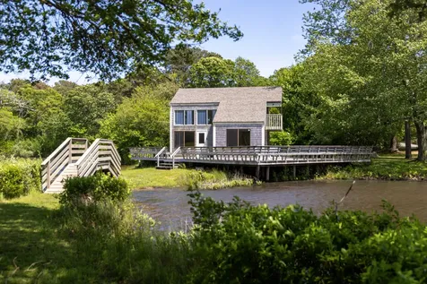 4 Quail Run Oak Bluffs MA 02557