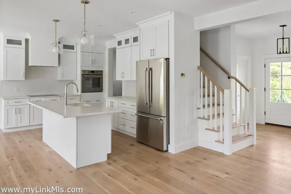 30 Franklin Avenue Oak Bluffs MA 02557