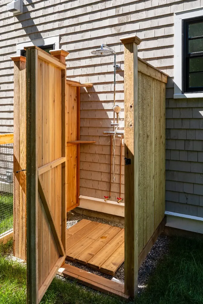 41 Crowell Lane Vineyard Haven MA 02568