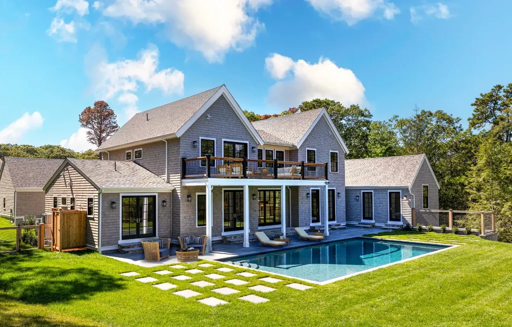 41 Crowell Lane Vineyard Haven MA 02568