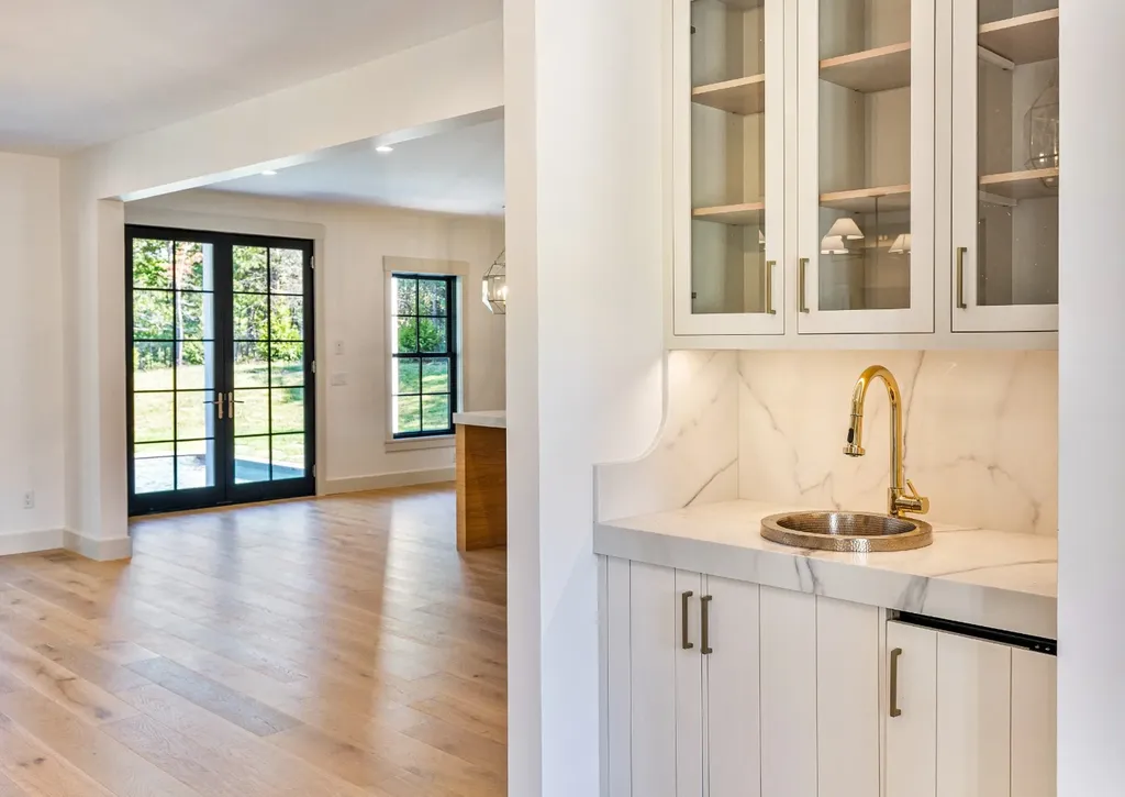 41 Crowell Lane Vineyard Haven MA 02568