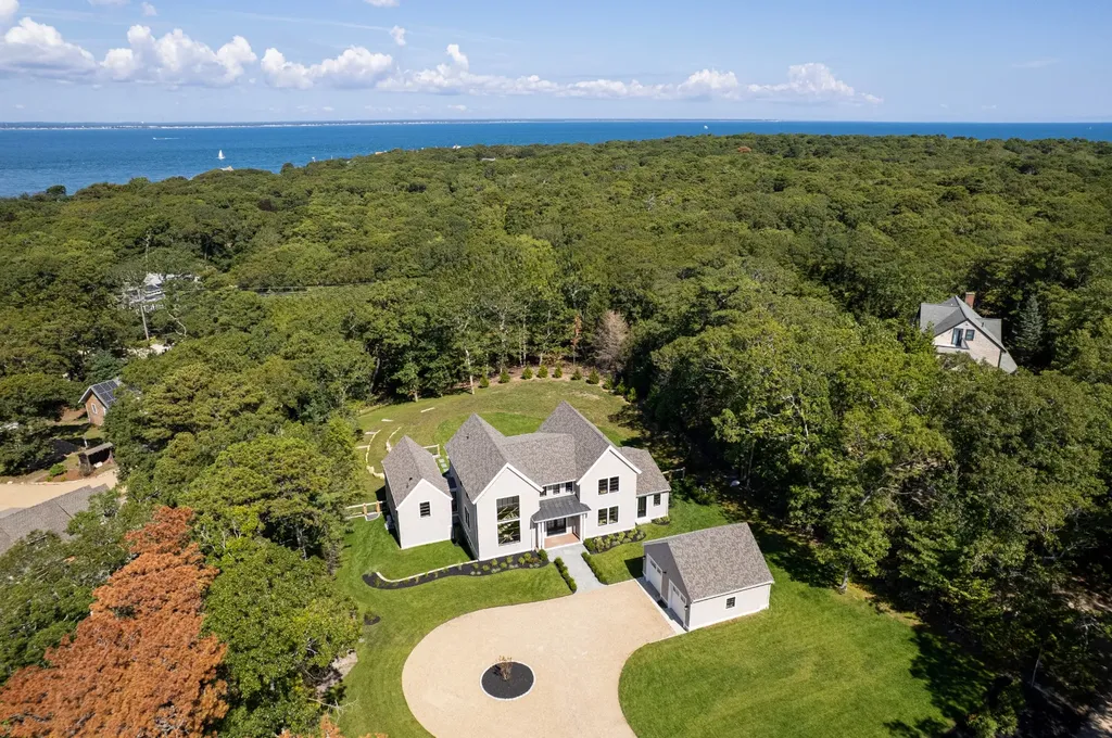 41 Crowell Lane Vineyard Haven MA 02568