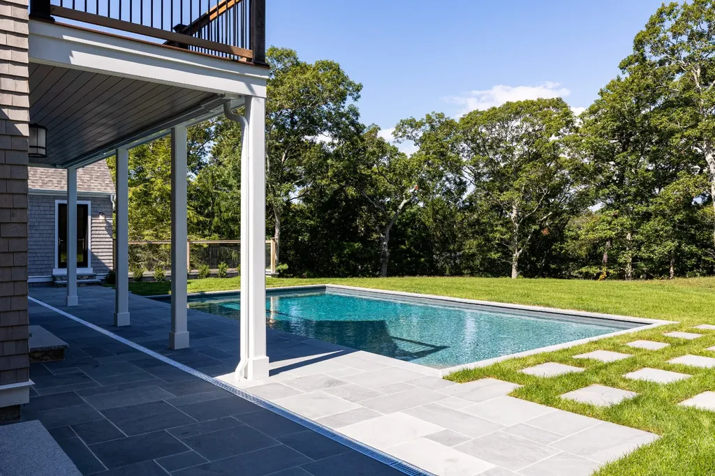 41 Crowell Lane Vineyard Haven MA 02568