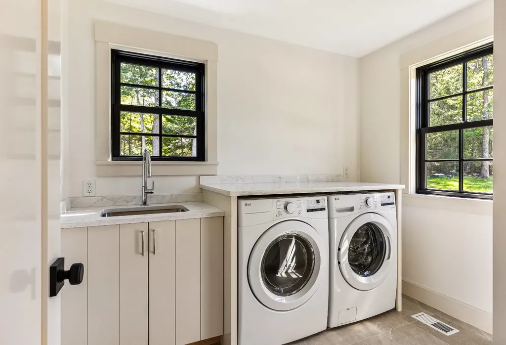 41 Crowell Lane Vineyard Haven MA 02568