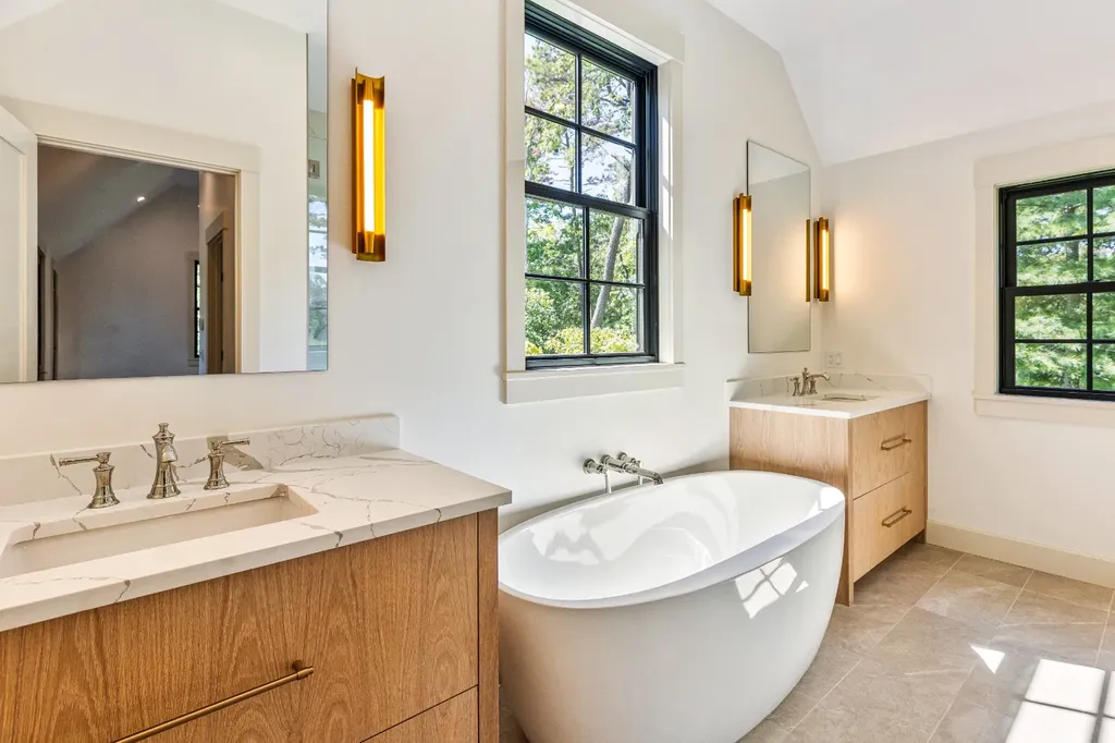 41 Crowell Lane Vineyard Haven MA 02568