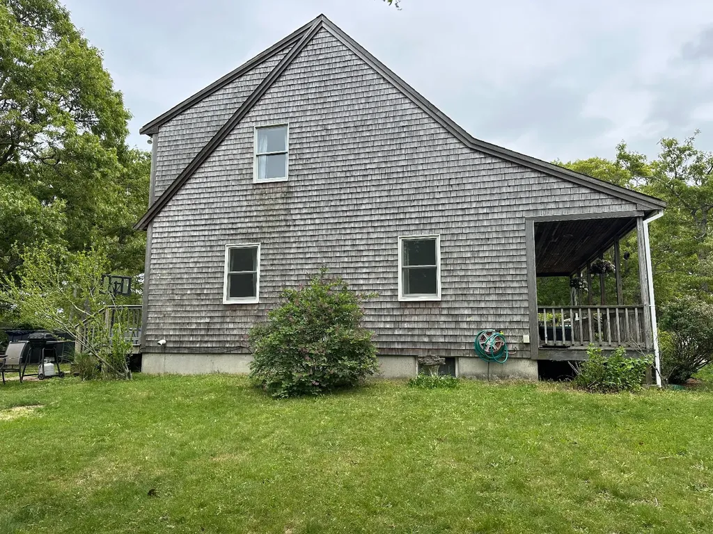 96 Manchester Avenue Oak Bluffs MA 02557