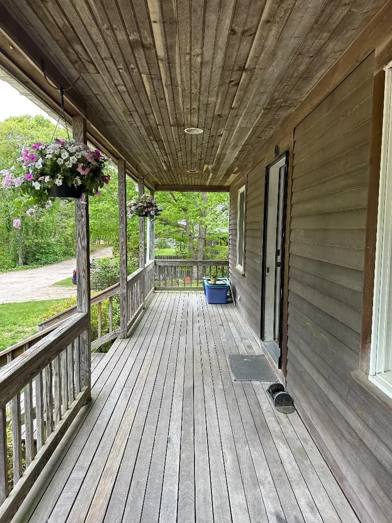 96 Manchester Avenue Oak Bluffs MA 02557