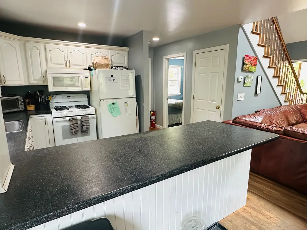 96 Manchester Avenue Oak Bluffs MA 02557