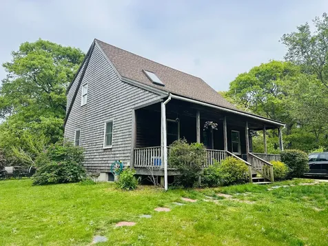 96 Manchester Avenue Oak Bluffs MA 02557