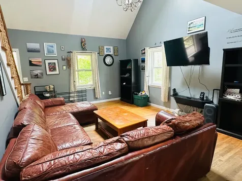 96 Manchester Avenue Oak Bluffs MA 02557