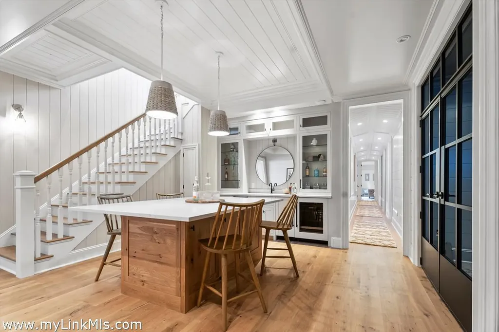 43 Peases Point Way S Edgartown MA 02539