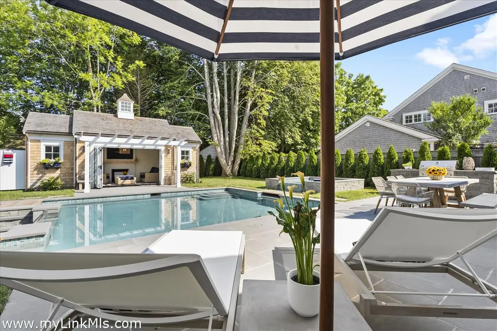 43 Peases Point Way S Edgartown MA 02539