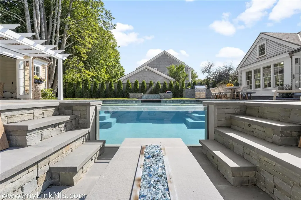 43 Peases Point Way S Edgartown MA 02539