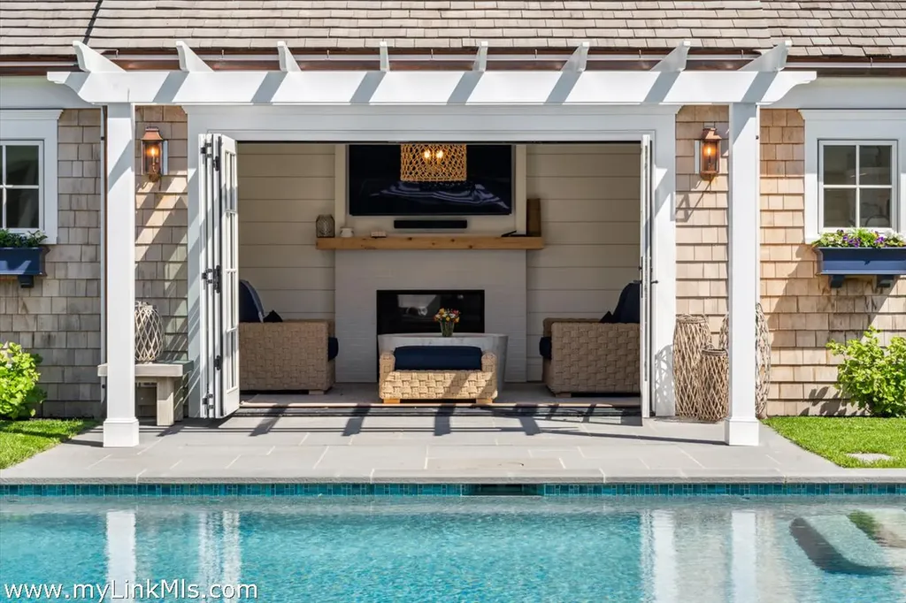 43 Peases Point Way S Edgartown MA 02539