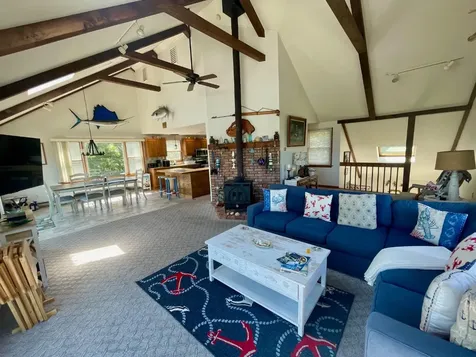 12 Lobsterville Road Aquinnah MA 02535