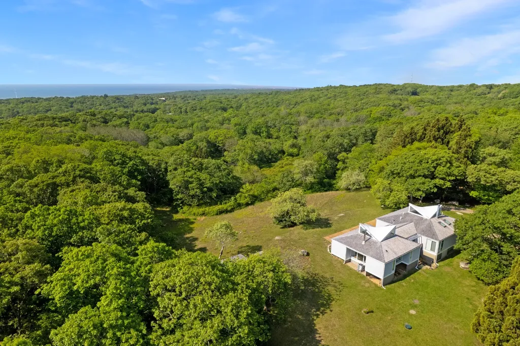 44 Cencelle Chilmark MA 02535