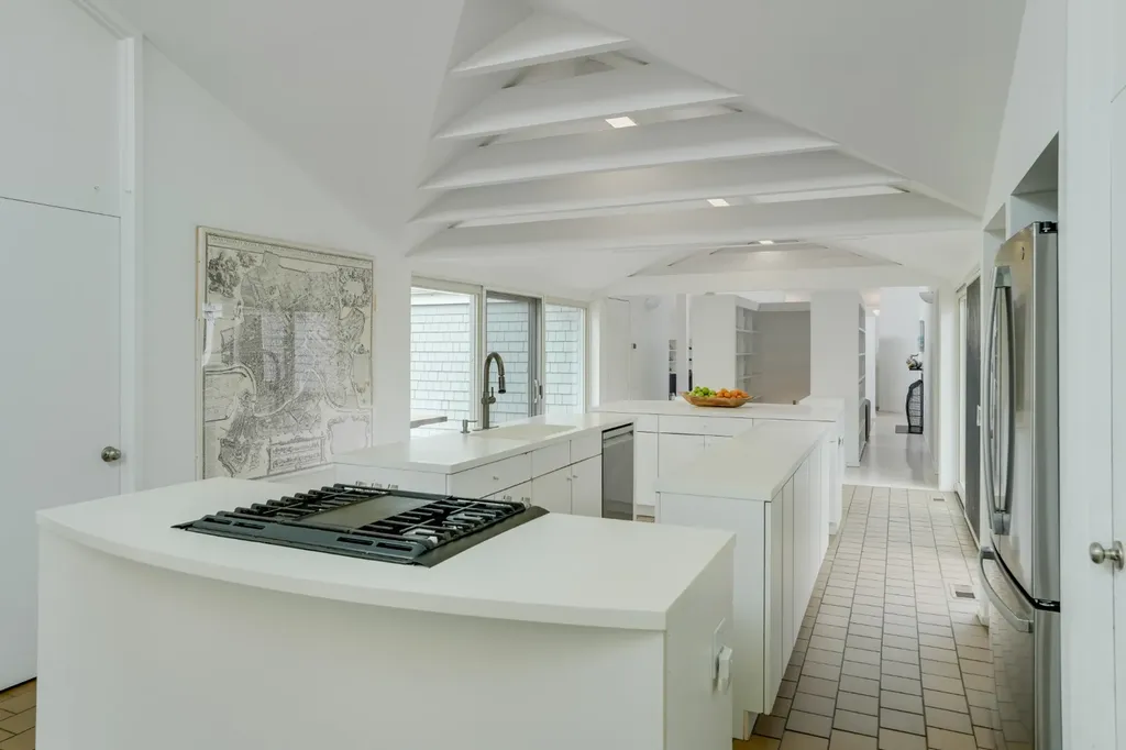 44 Cencelle Chilmark MA 02535