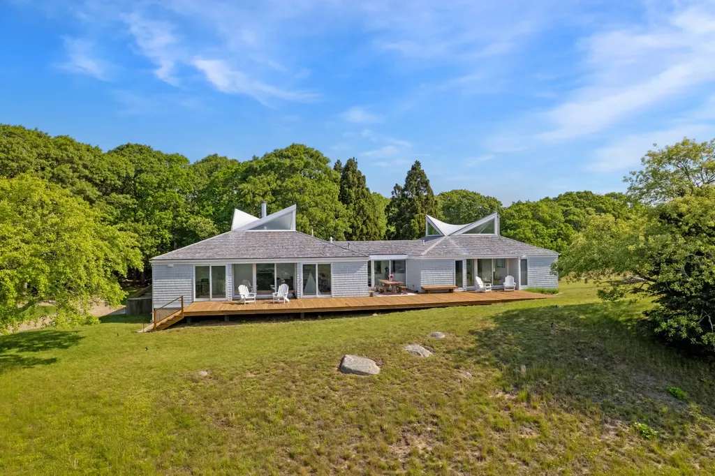 44 Cencelle Chilmark MA 02535