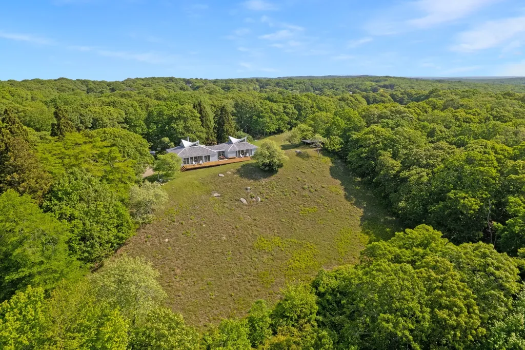 44 Cencelle Chilmark MA 02535