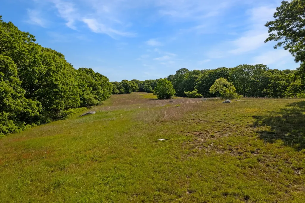 44 Cencelle Chilmark MA 02535