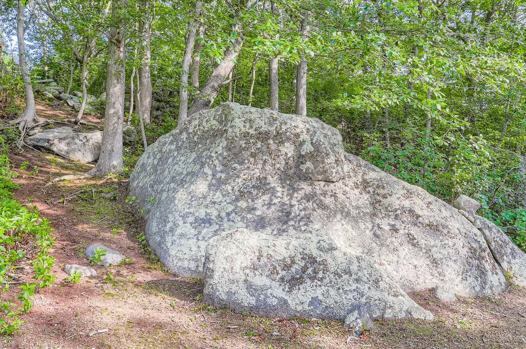 44 Cencelle Chilmark MA 02535