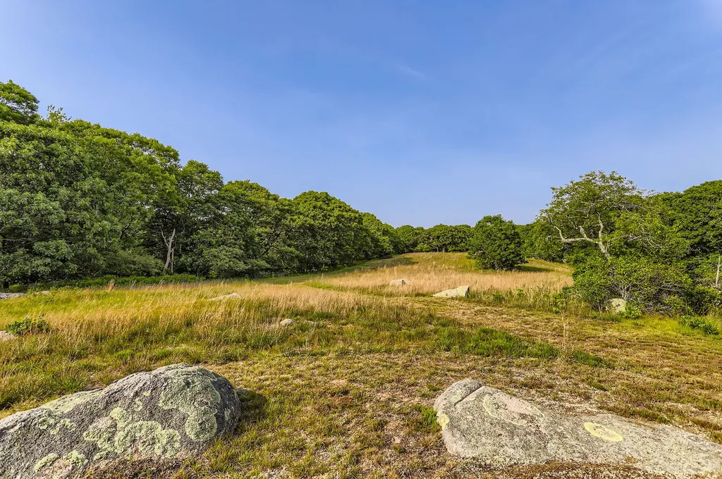 44 Cencelle Chilmark MA 02535