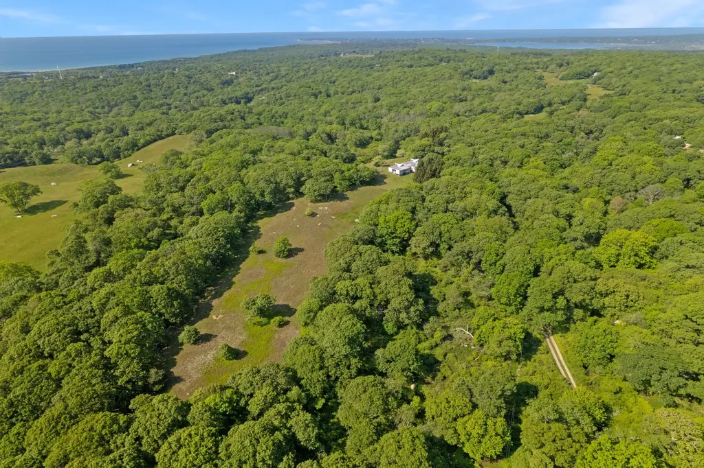 44 Cencelle Chilmark MA 02535