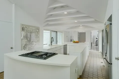 44 Cencelle Chilmark MA 02535