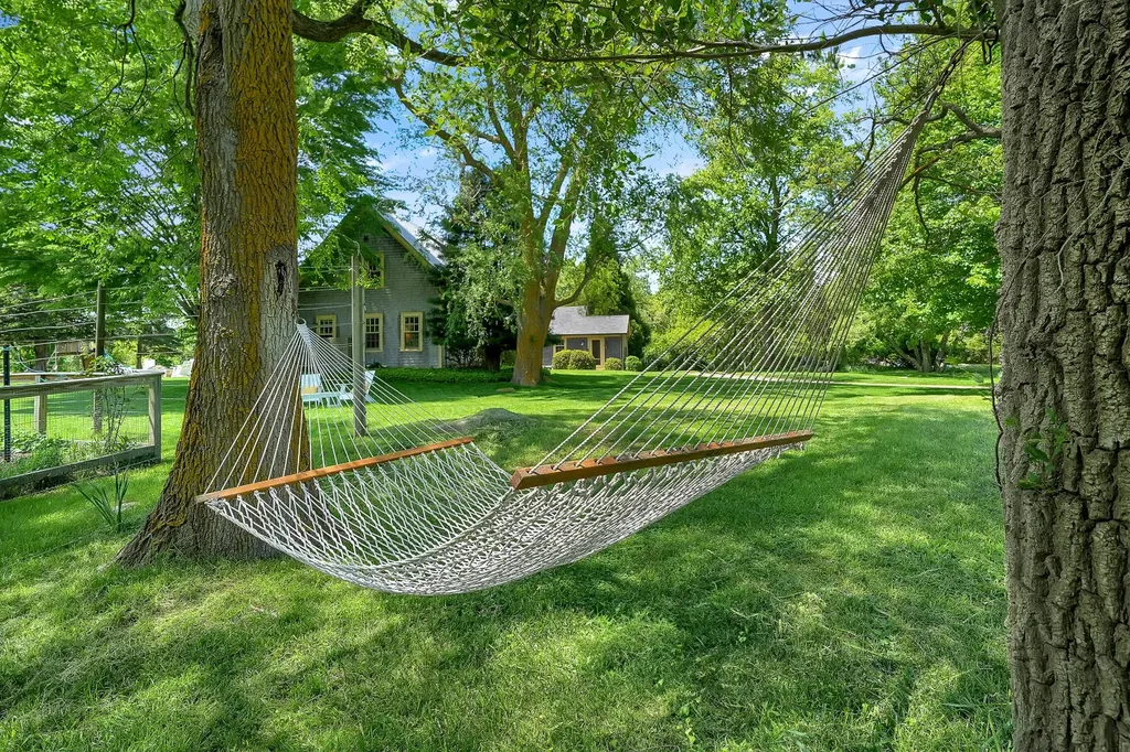 124, 116, 122 Old Farm Road Chilmark MA 02535