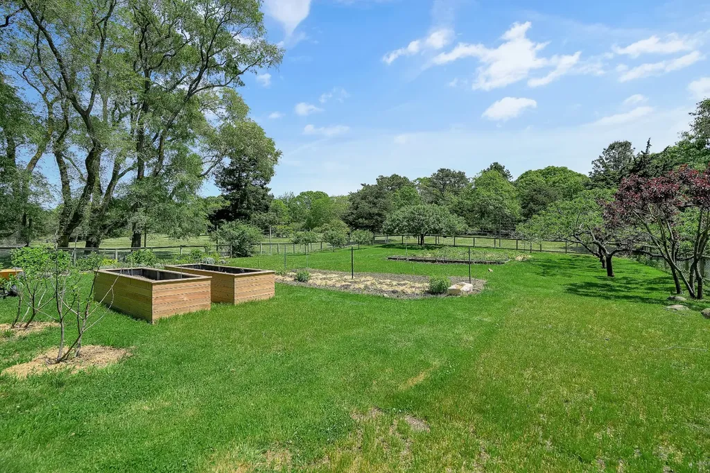 124, 116, 122 Old Farm Road Chilmark MA 02535