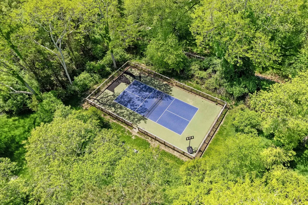 124, 116, 122 Old Farm Road Chilmark MA 02535