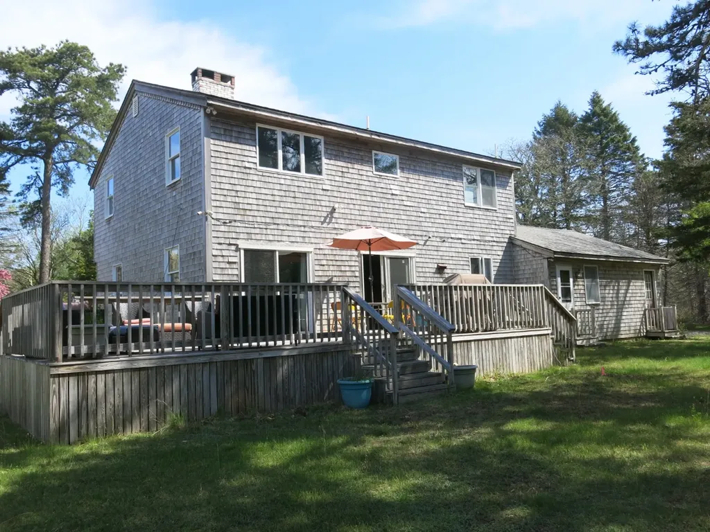 51 Skiffs Lane West Tisbury MA 02575