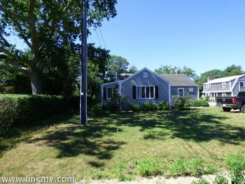 11 Magnuson Way Edgartown MA 02539