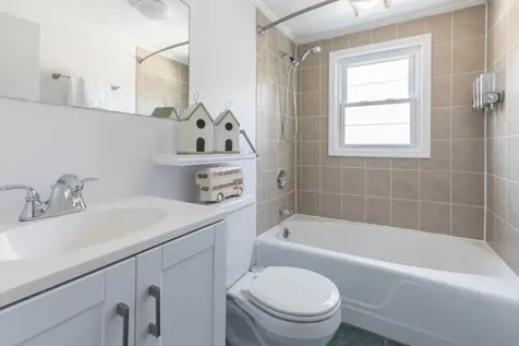 124 Skiff Avenue Vineyard Haven MA 02568