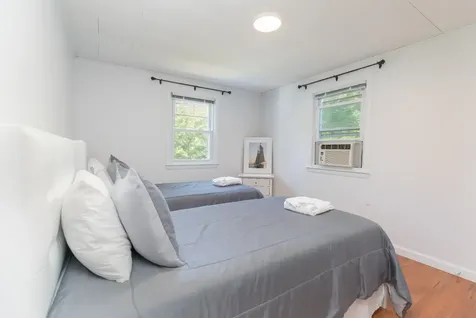 124 Skiff Avenue Vineyard Haven MA 02568