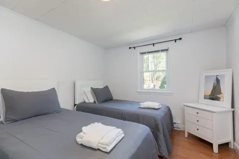 124 Skiff Avenue Vineyard Haven MA 02568