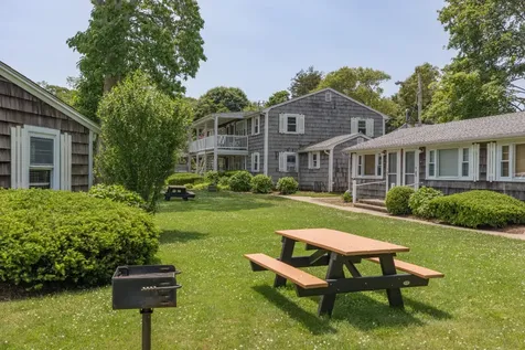 124 Skiff Avenue Vineyard Haven MA 02568